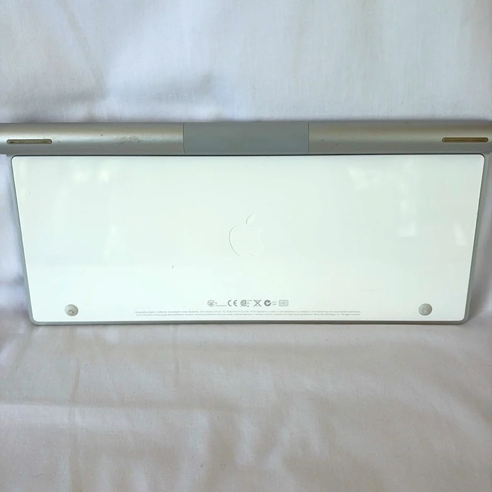 Apple Wireless Magic Keyboard Bluetooth Silver White Computer Accessory